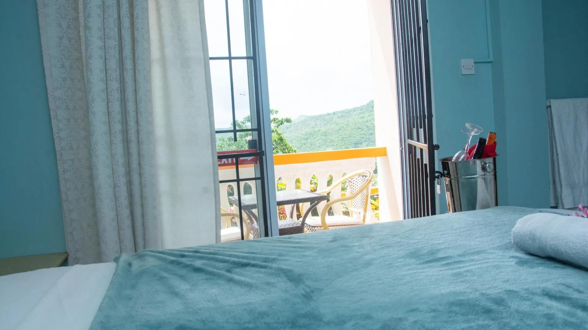 Mountain View Apartments Gros Islet Saint Lucia