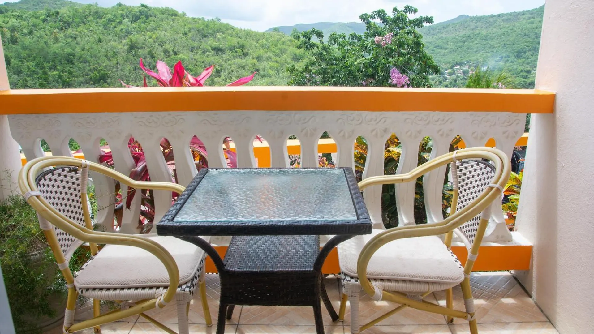 Mountain View Apartments Gros Islet Saint Lucia